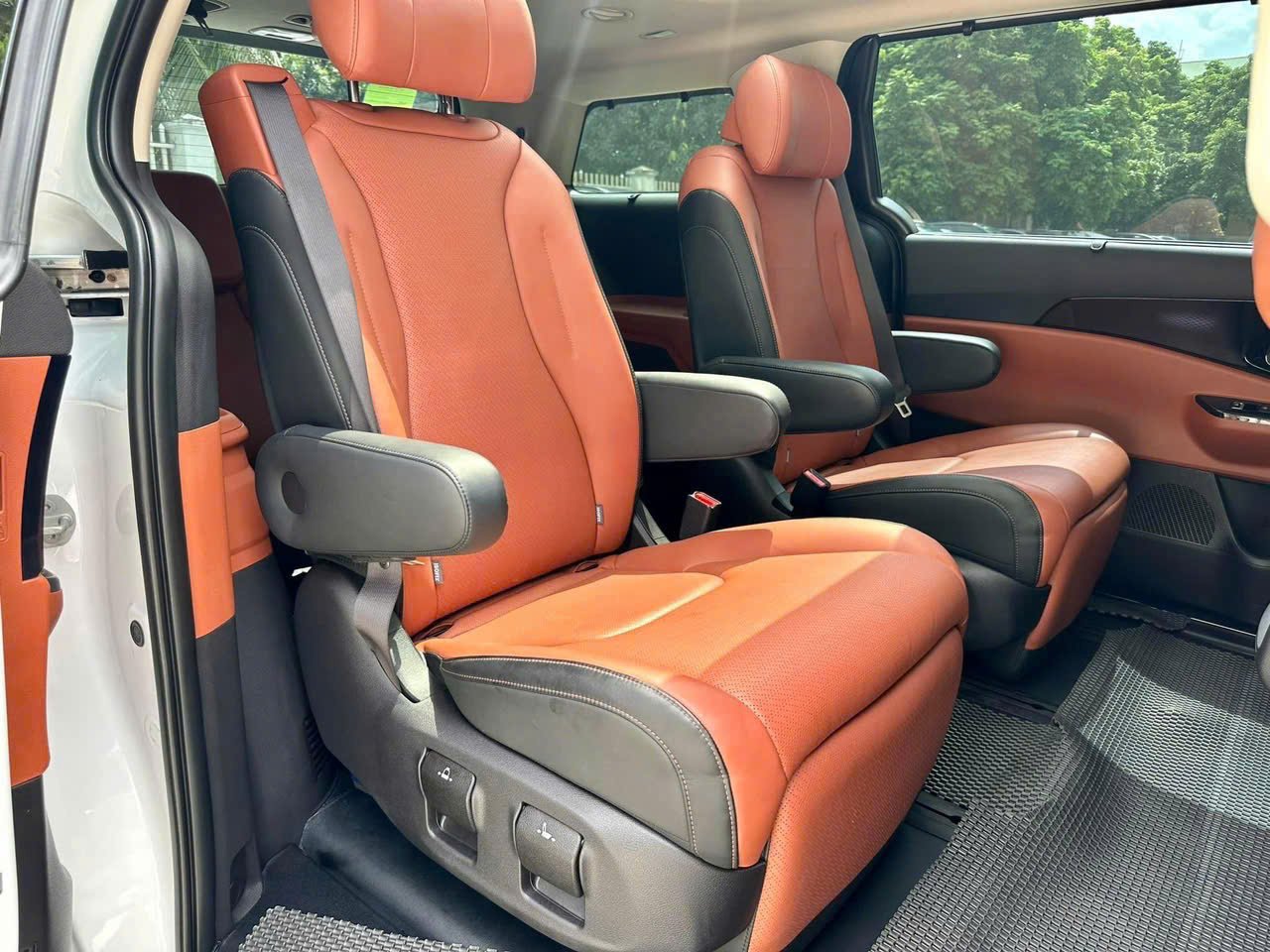 Dragon Travel premium seats